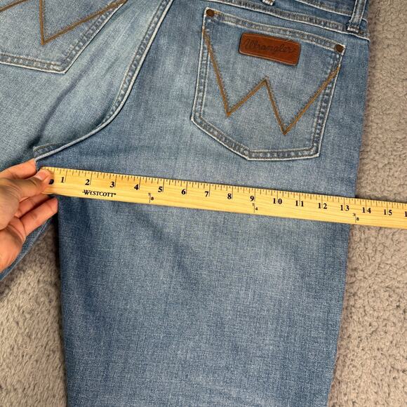 Wrangler Jeans Mens 34x30 Blue Retro Relaxed Boot Cut Cowboy Western Rodeo Ranch - Picture 10 of 13